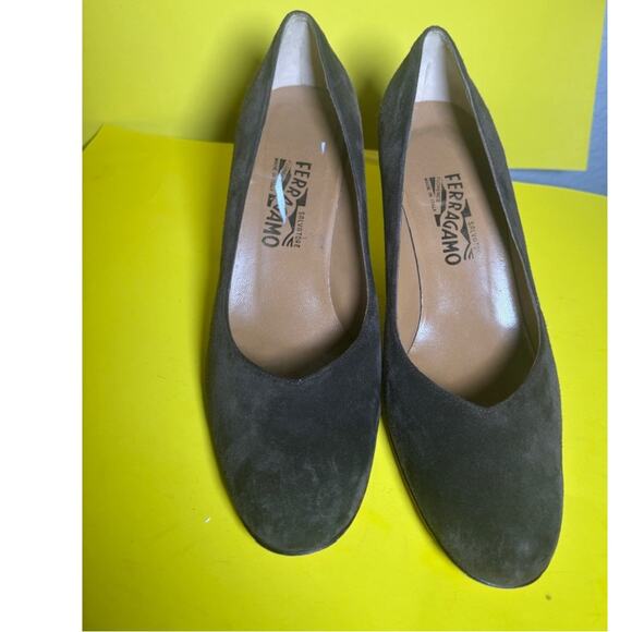 Salvatore Ferragamo Made in Italy Suede Leather Brown Pumps Size 9.5 B - Picture 3 of 8